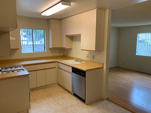 2nd image of 320 N Belmont St APT 9