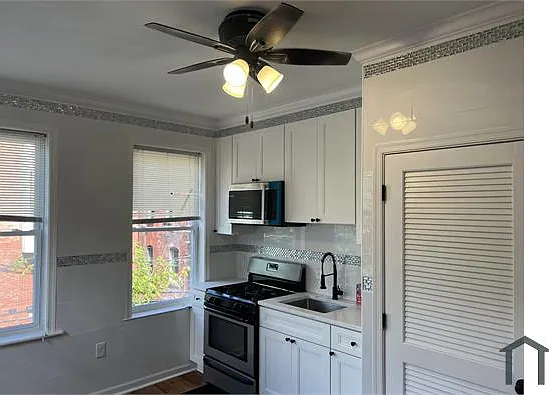 4215 Viola St #2R — Photo 12