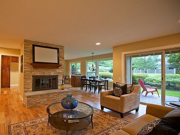 Beautiful Open Concept Living Area