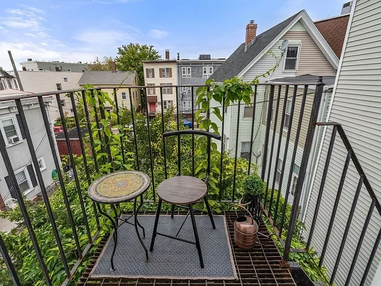 377 Dorchester St #3 — Photo 8