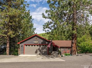 216 Monica St, Troy, ID 83871