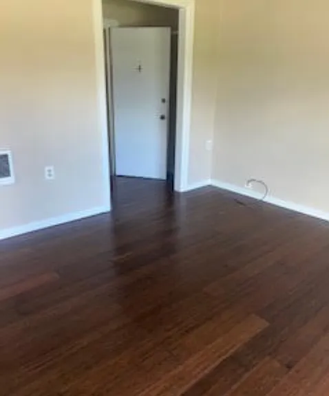 Upstairs unit separate entrance hardwoods throughout.