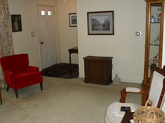 4th image of 170 Kiser Dr