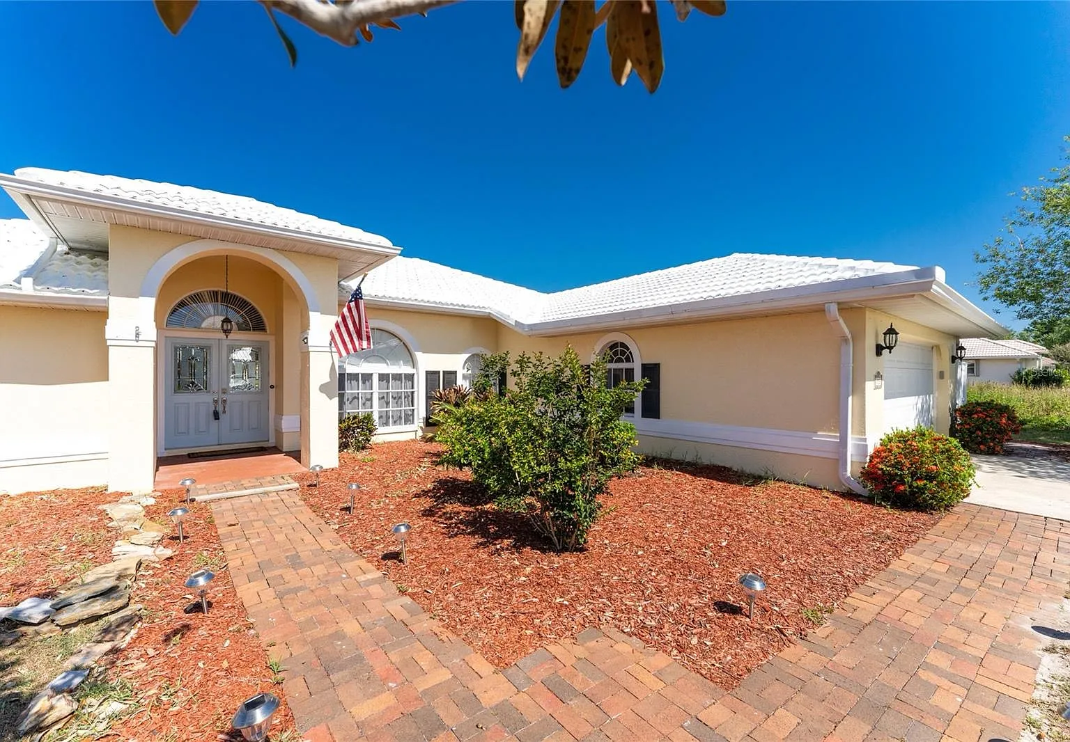 4 bed, 2237 sqft, $2,700 — Photo 4