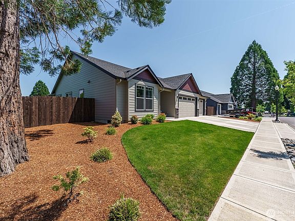 3rd image of 2217 NW 2nd Ave