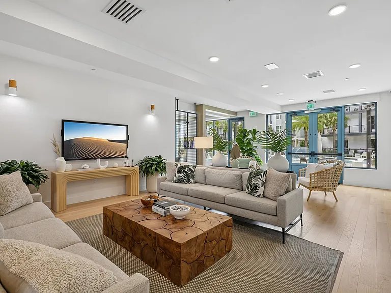 NOVEL Parkway by Crescent Communities — Photo 37