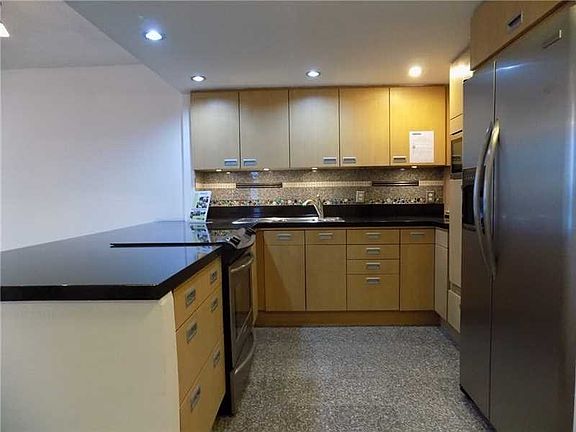 4th image of 1800 N Andrews Ave APT 8G