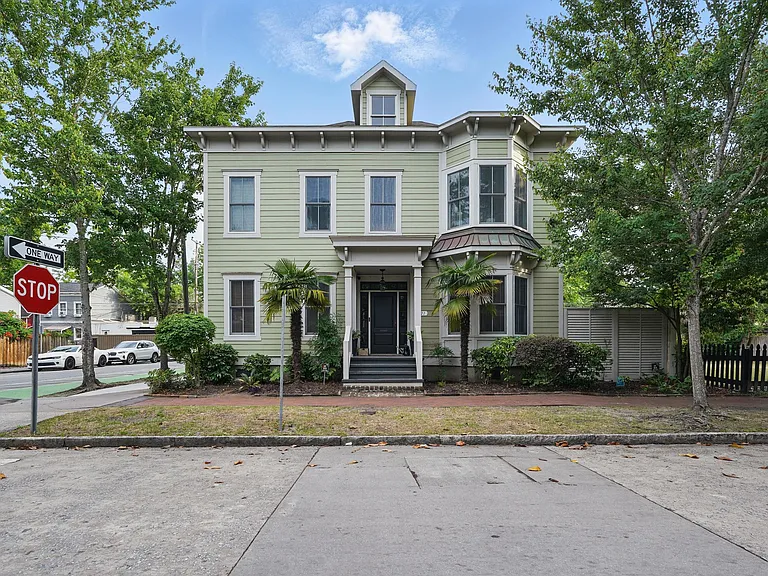 221 E Park Ave — Photo 61
