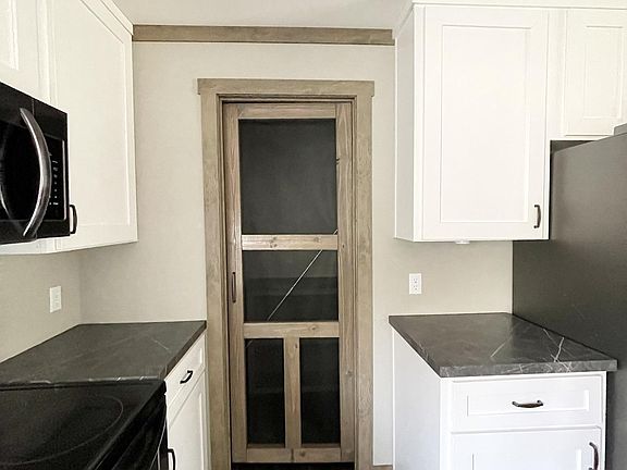 5th image of 3847 Windy Ln