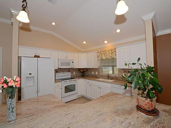 4th image of 619 Leeds Pl