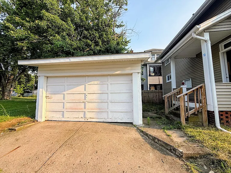 820 McGregor Ave NW — Photo 14