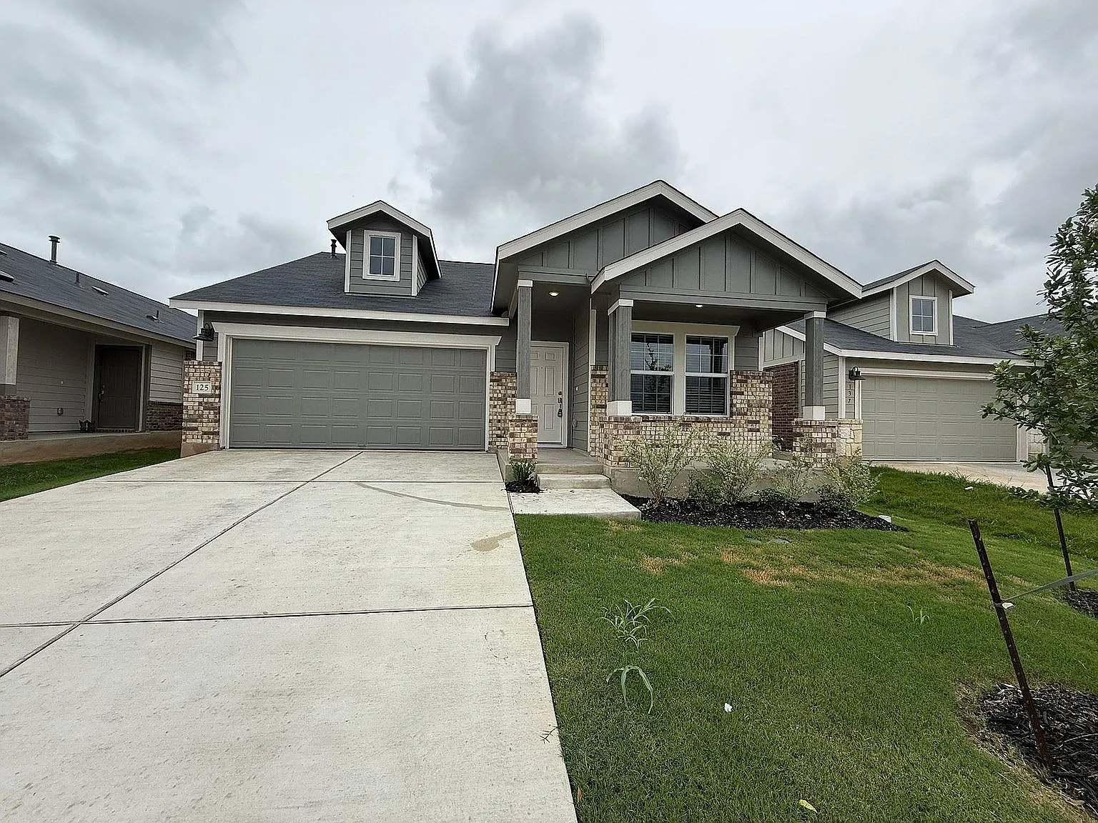 4 bed, 1969 sqft, $2,250 — Photo 2