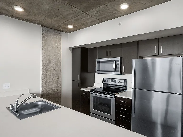 Stadium Apartments — Photo 65