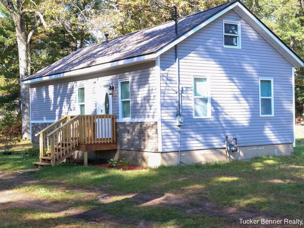 538 E White Lake Dr, Twin Lake, MI 49457