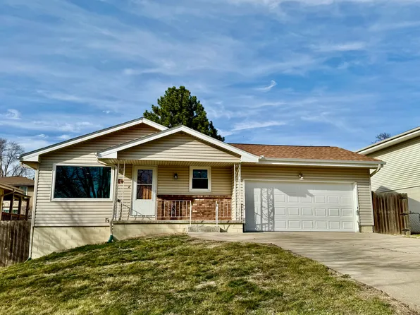 15336 Drexel Cir, Omaha, NE 68137