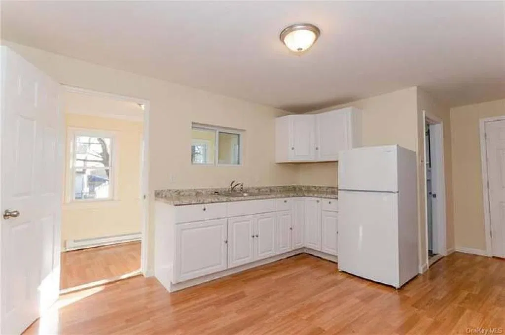 9 Myrtle Ave — Photo 1
