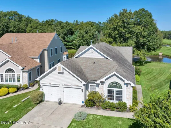 35 Shadow Creek Court, Jackson, NJ 08527