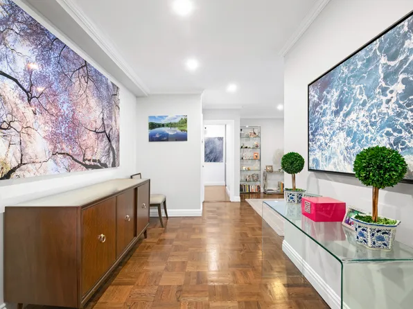 201 East 62nd Street image 4 of 7