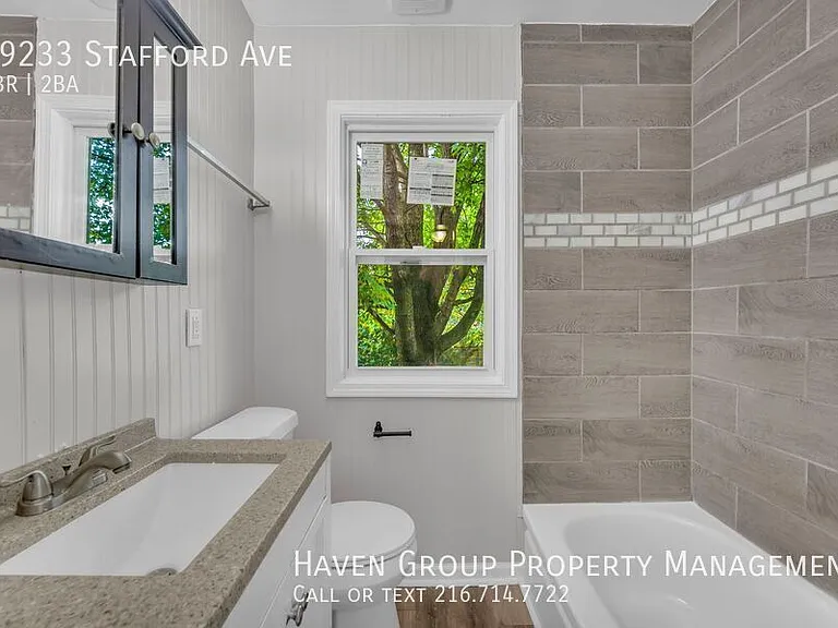 19233 Stafford Ave — Photo 16