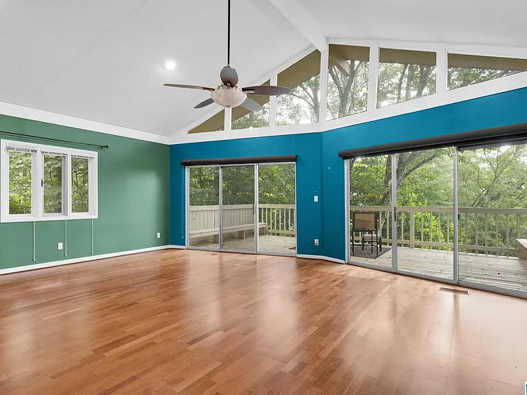 373 Laredo Dr — Photo 5