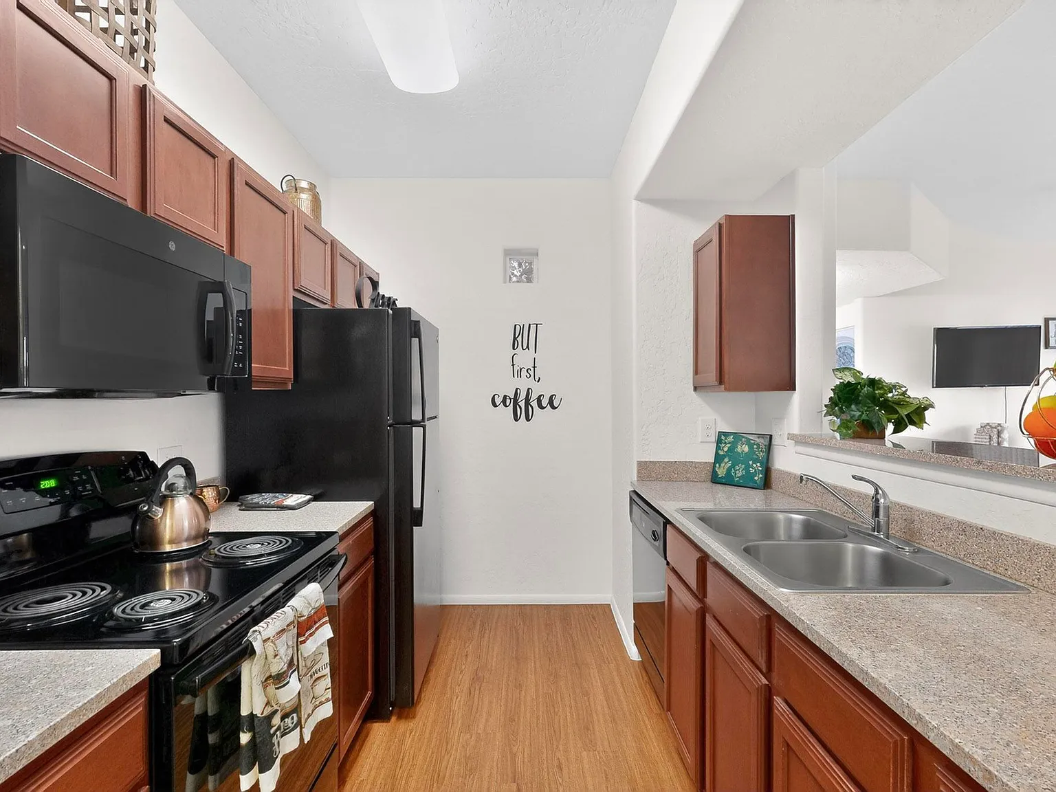 Spring River Luxury Apartment Homes — Photo 3