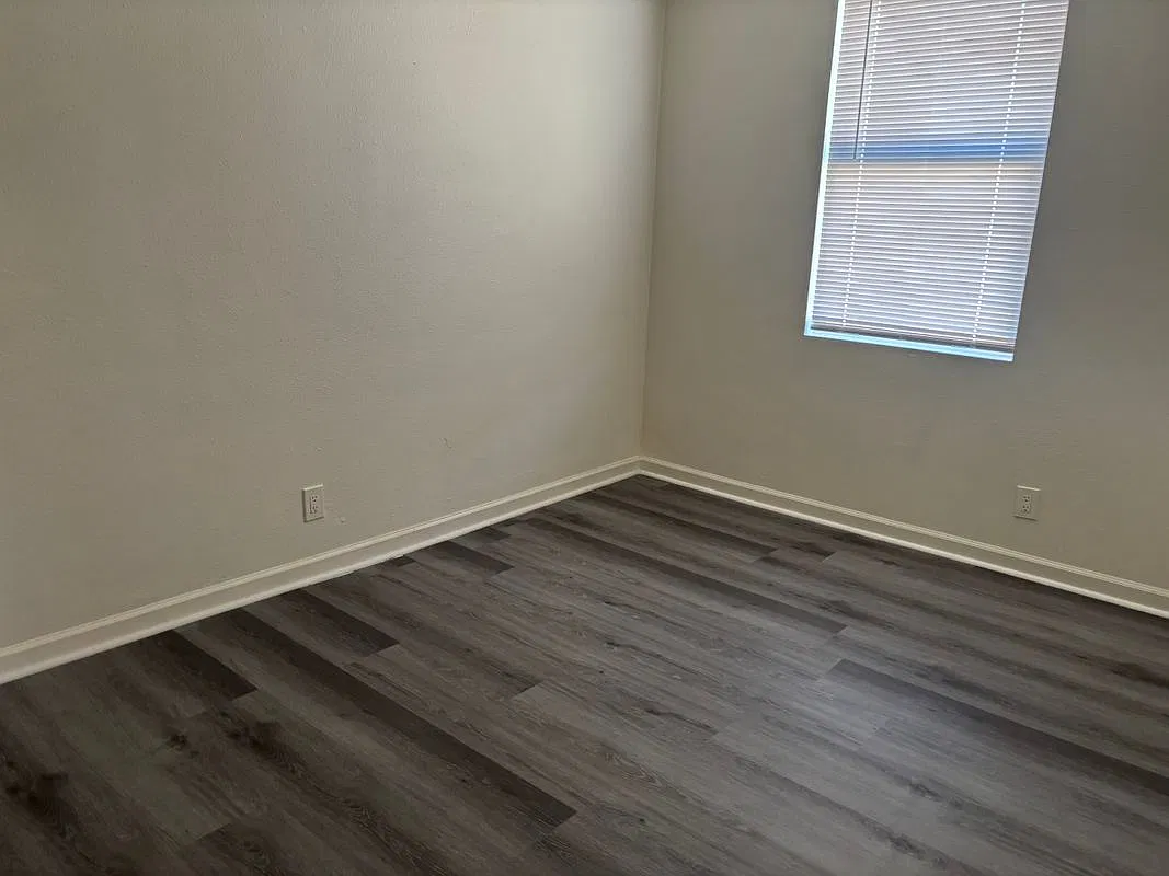 3 bed, 2.0 bath, 1352 sqft, $2,650 — Photo 4