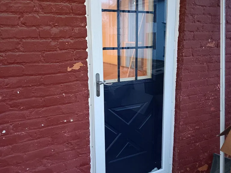 822 E Sycamore St — Photo 2