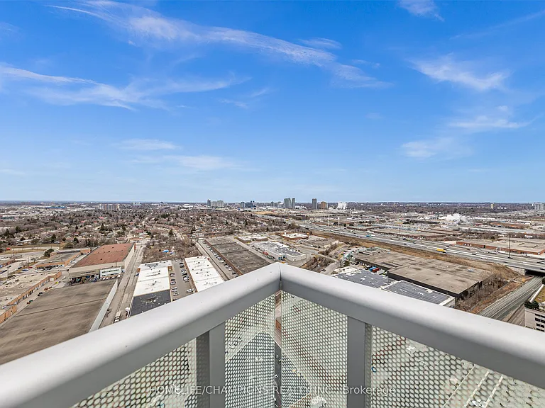 225 Village Green Sq #Penthouse 08 — Photo 21