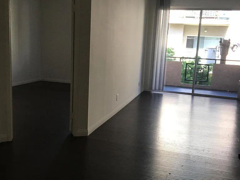 Catalina Apartments — Photo 70