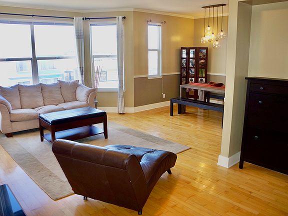 4th image of 2621 Judah St Unit 2