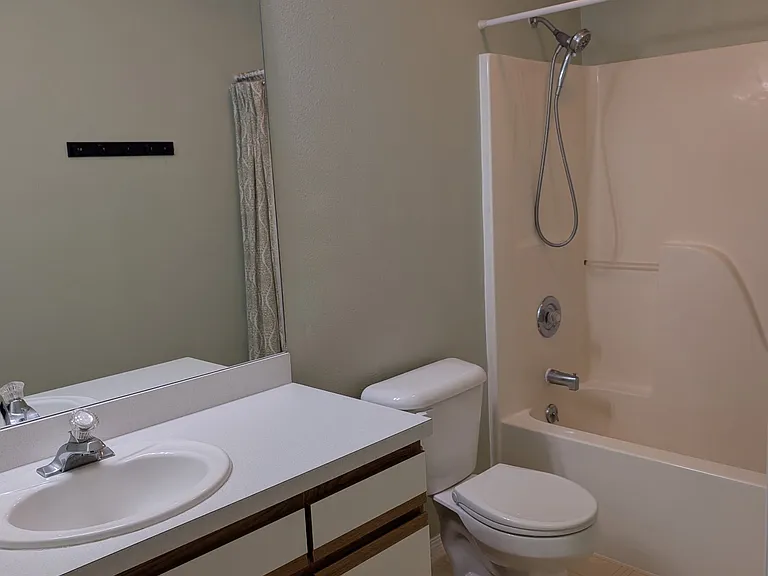123 Lambert Ct — Photo 9