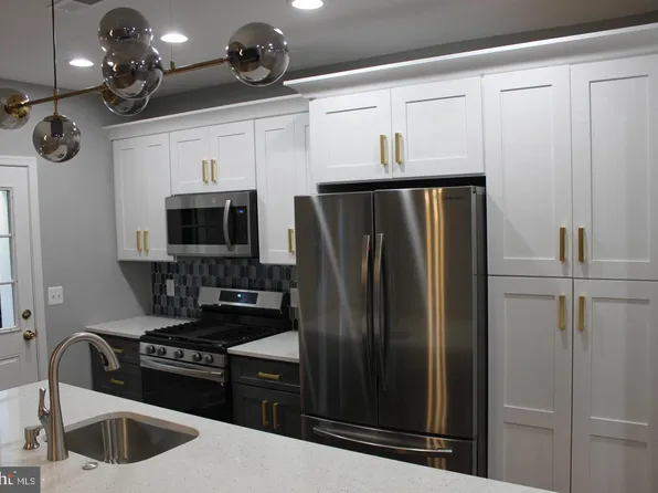 727 Mount Holly St, Baltimore, MD 21229
