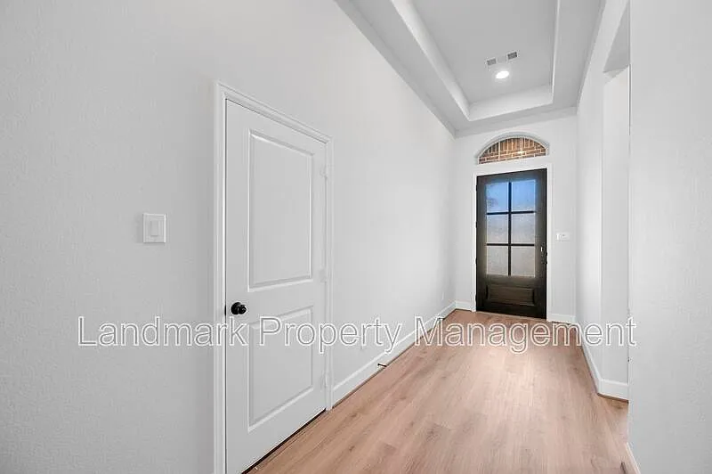 4 bed, 3.0 bath, 2267 sqft, $3,500 — Photo 3