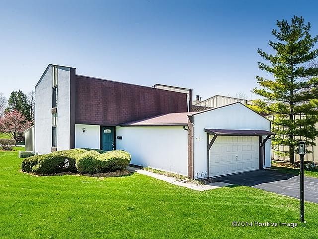 1st image of 17 Stratford Ct