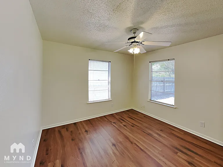4802 Hilldale Dr — Photo 6