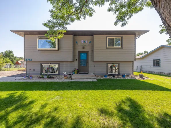 3712 Redwood St, Rapid City, SD 57701