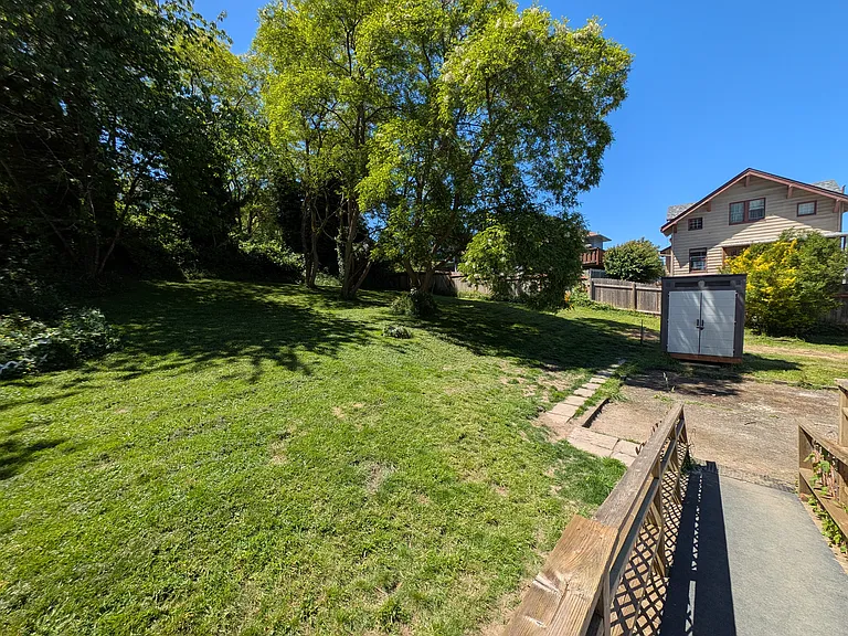 3749 Leif Erikson Dr — Photo 5
