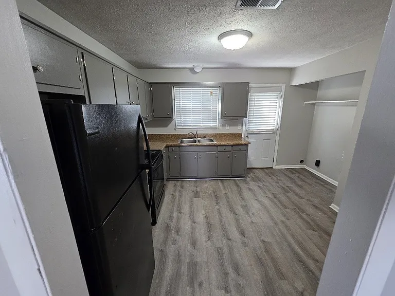 735 Trail Dr — Photo 10