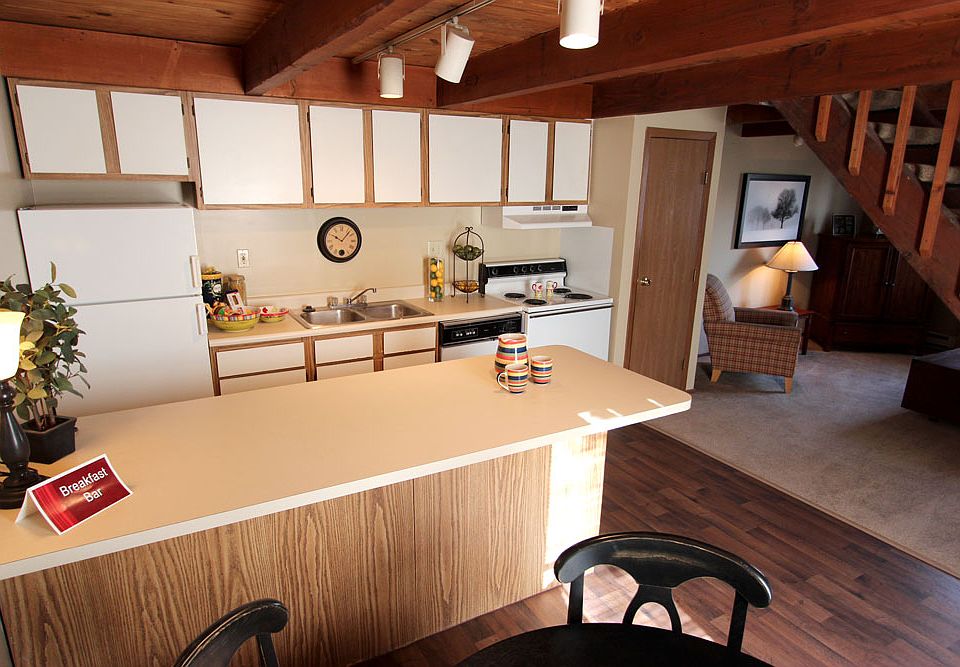 Kitchen/ Dining area