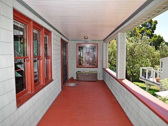 side wrap-around porch