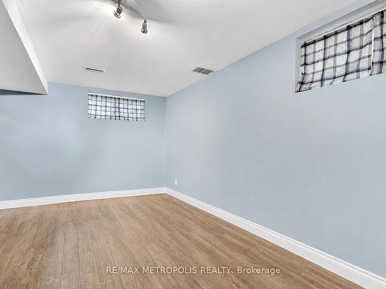 1276 Atkinson St — Photo 30