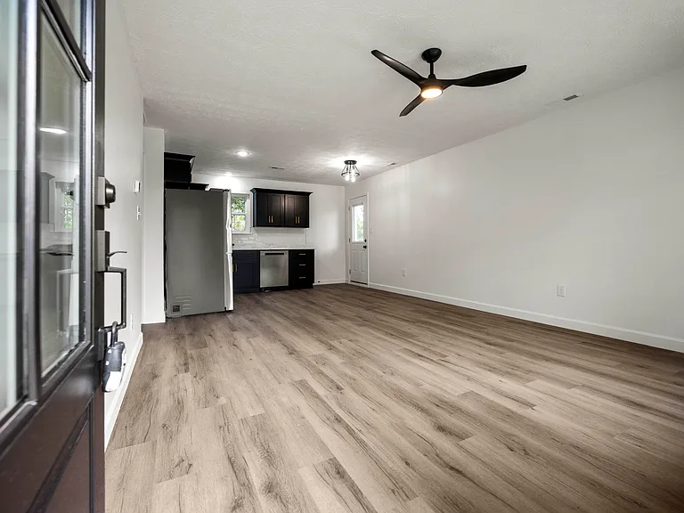 113 Locker Ct — Photo 4