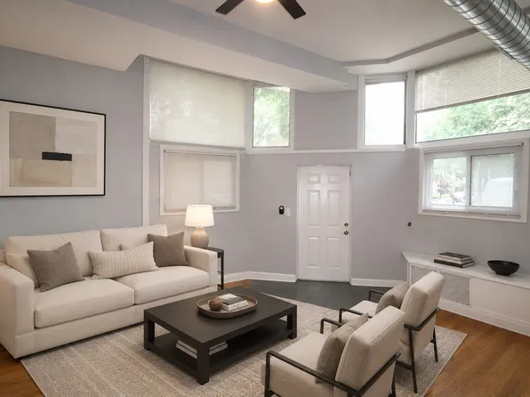 1700 W Barry Ave APT 1F, Chicago, IL 60657