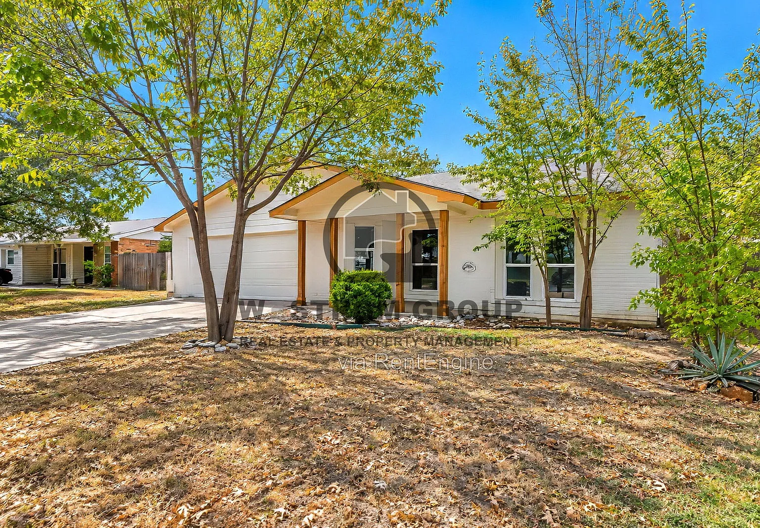 3 bed, 2.0 bath, 1208 sqft, $1,945 — Photo 4