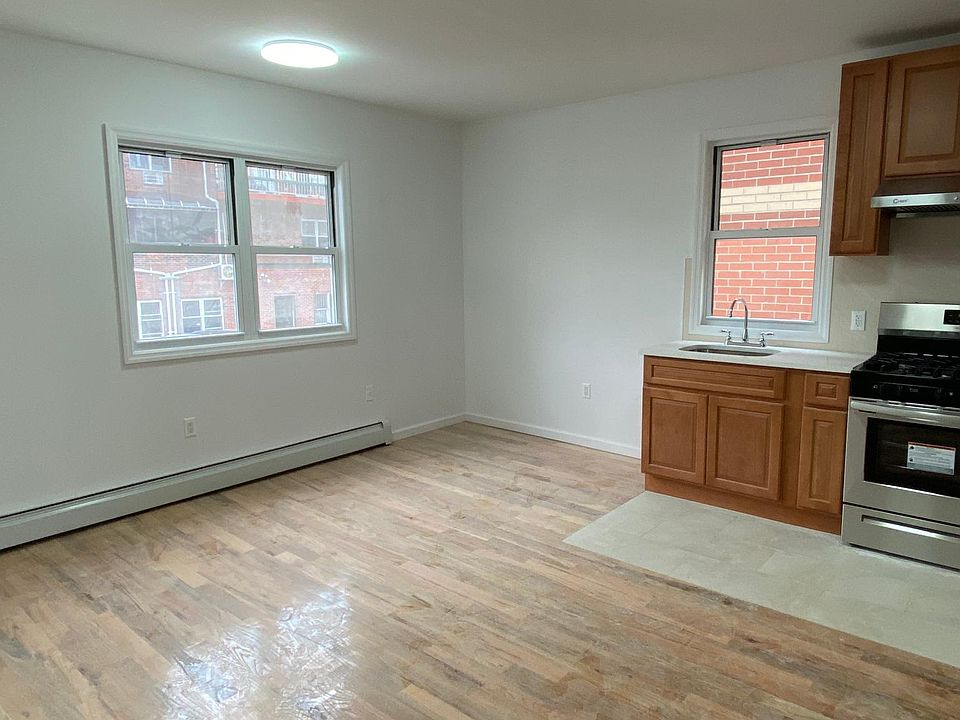 1st image of 10814 37th Ave Floor 2