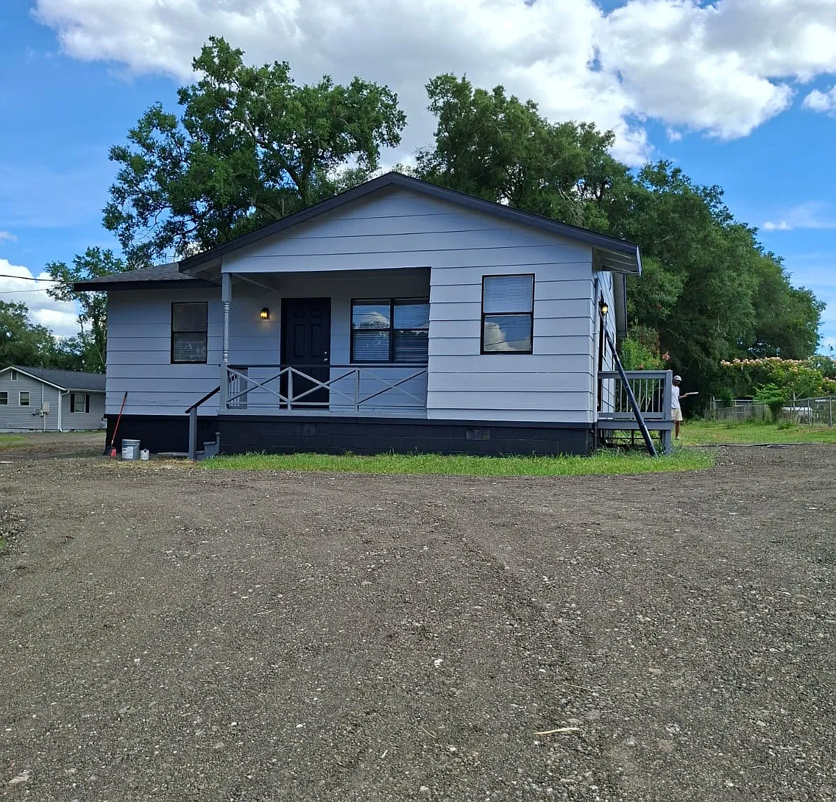 3 bed, 816 sqft, $1,700 — Photo 1