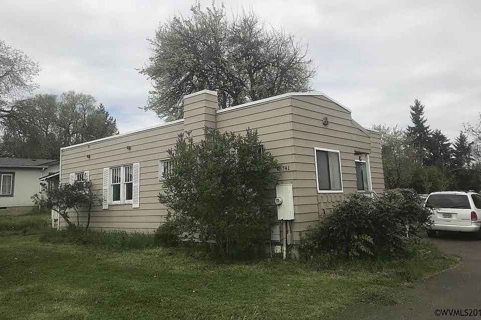 2nd image of 3741 Mozell Ln NE