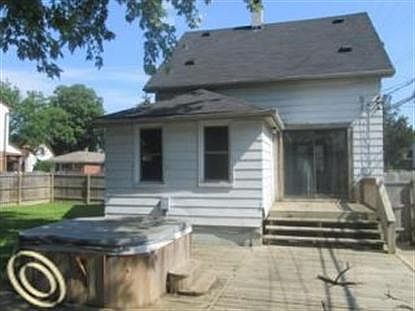 3rd image of 1373 Hanford Ave
