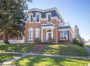 108 N 4th St, Bellevue, IA 52031