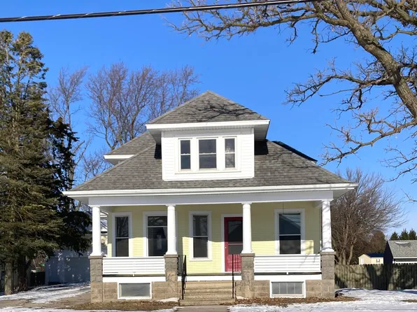 440 E Railroad Ave, Leland, IL 60531